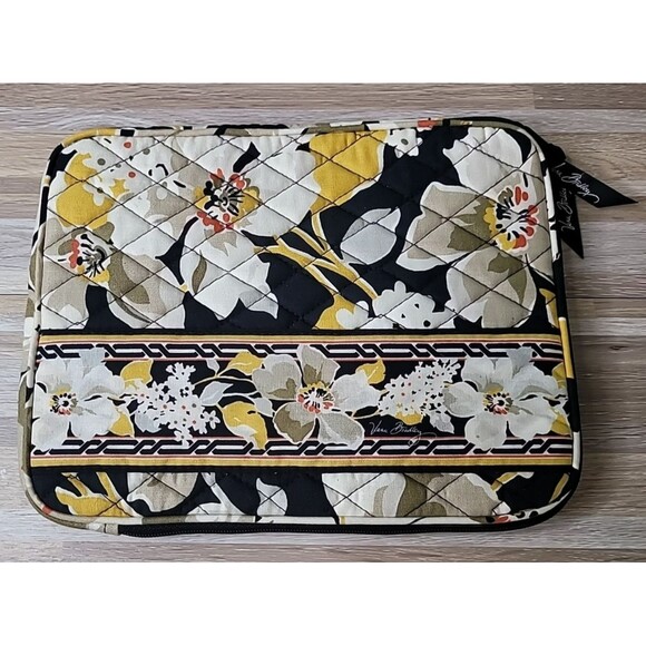Vera Bradley Retired Dogwood Pattern Tablet Bag E-Reader Kindle Sleeve‎ Case Pad - Picture 1 of 8